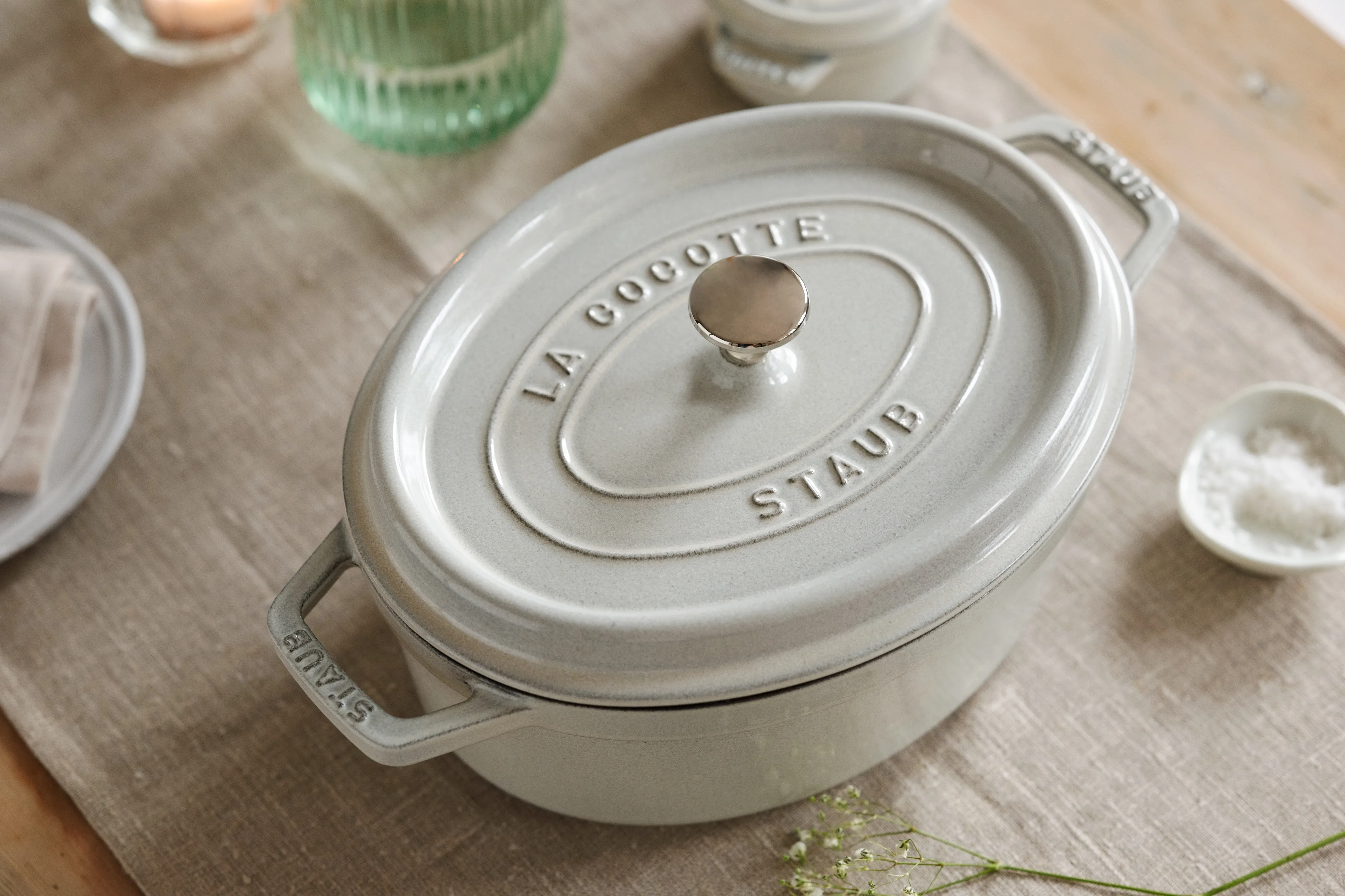 Olla ovalada Staub White Truffle | STAUB | Tienda online