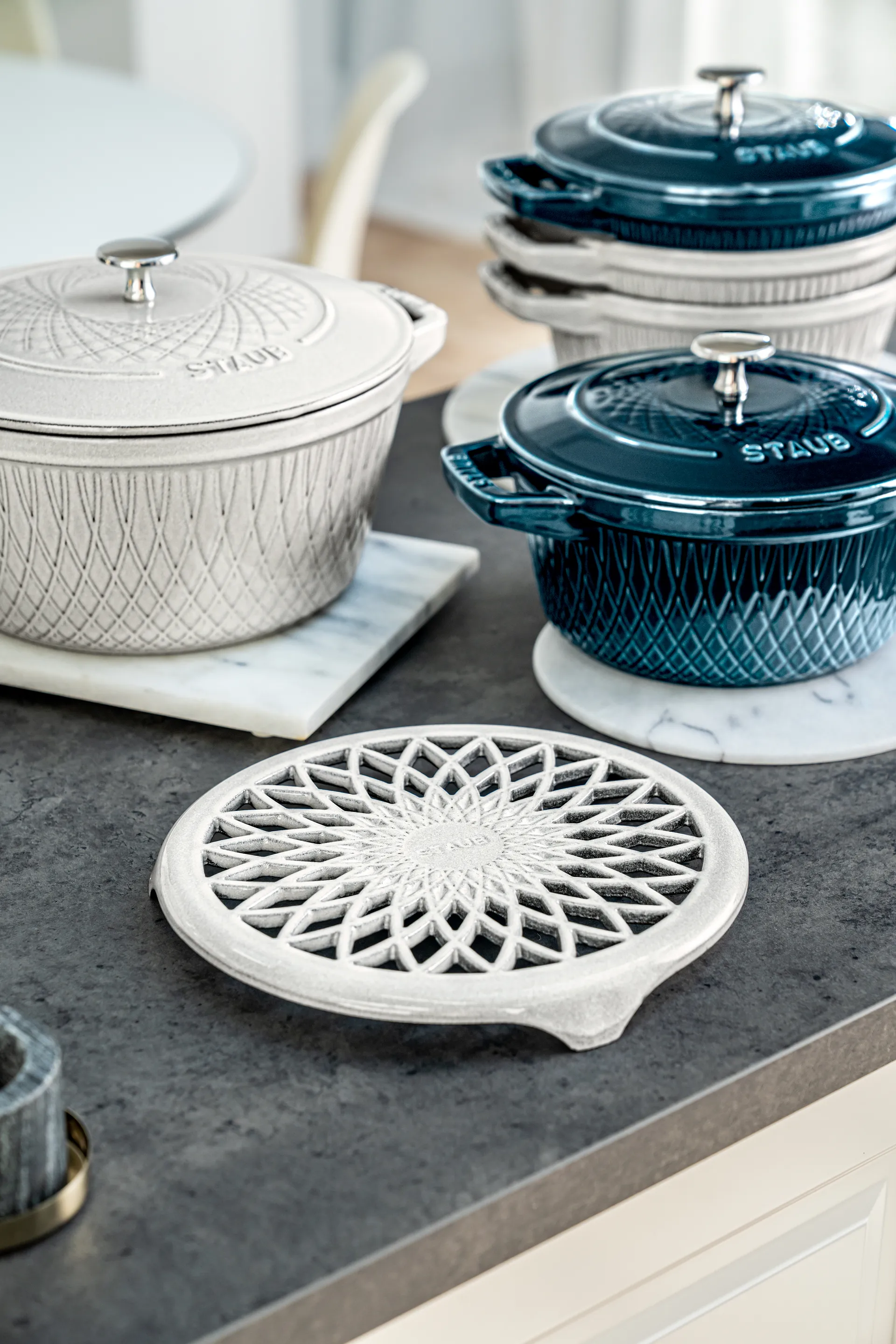 Salvamanteles Staub Twister 18,5x19 cm, White truffle STAUB