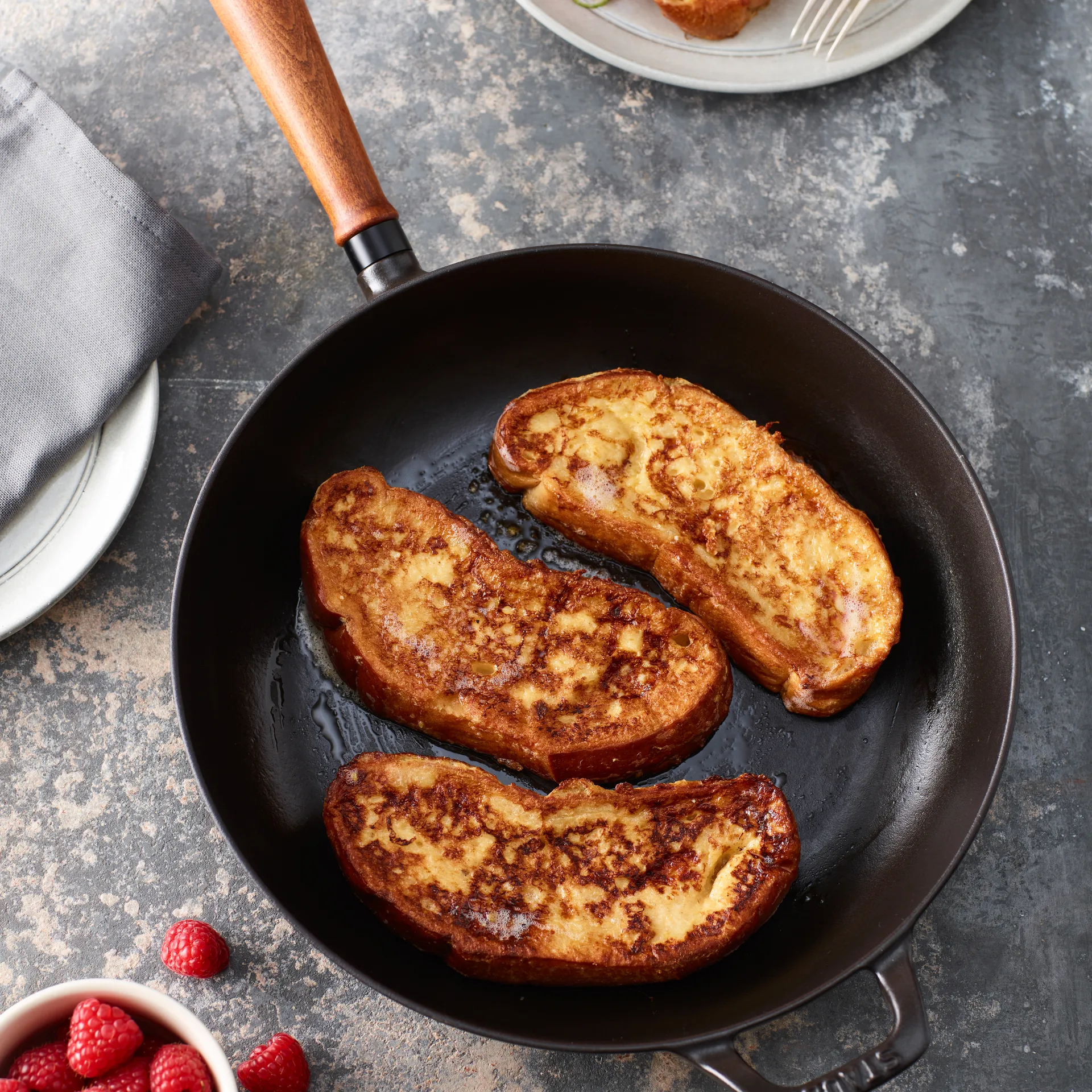 Sartén con mango de madera Vintage Ø24 cm, negro STAUB