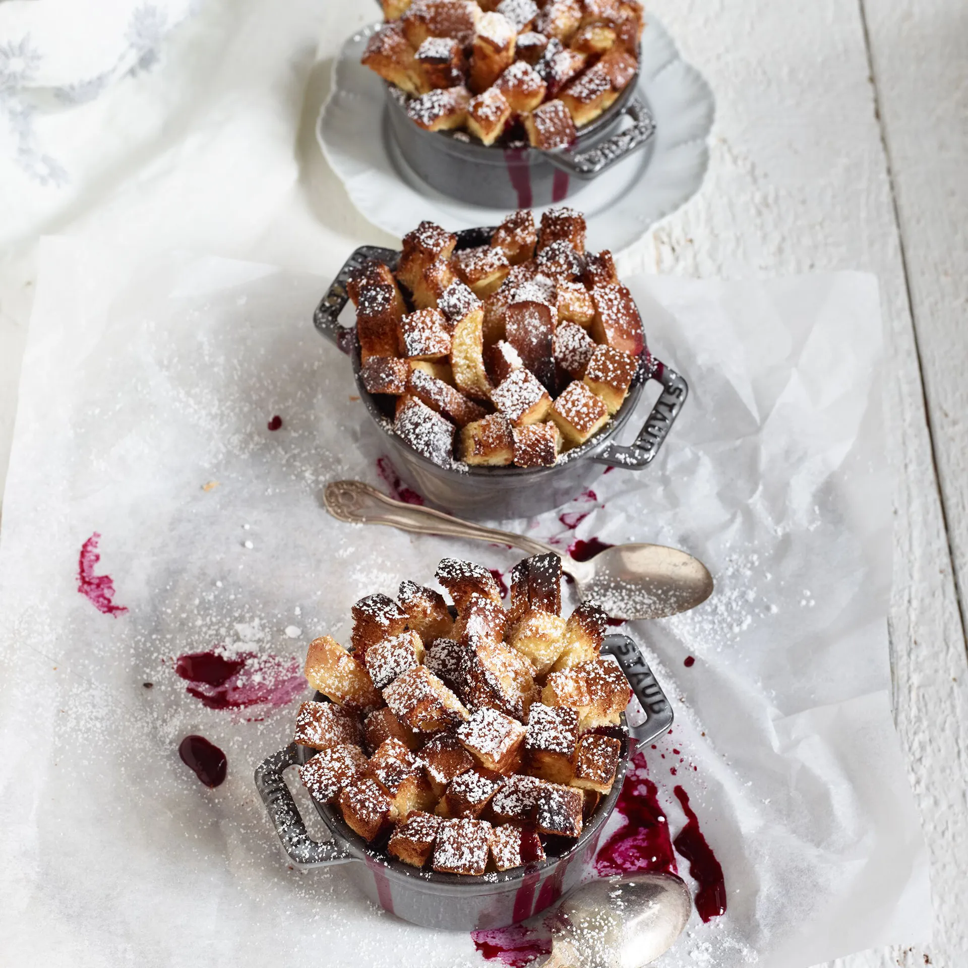 Soporte para servir Staub con 3 mini cacerolas, Bambú STAUB