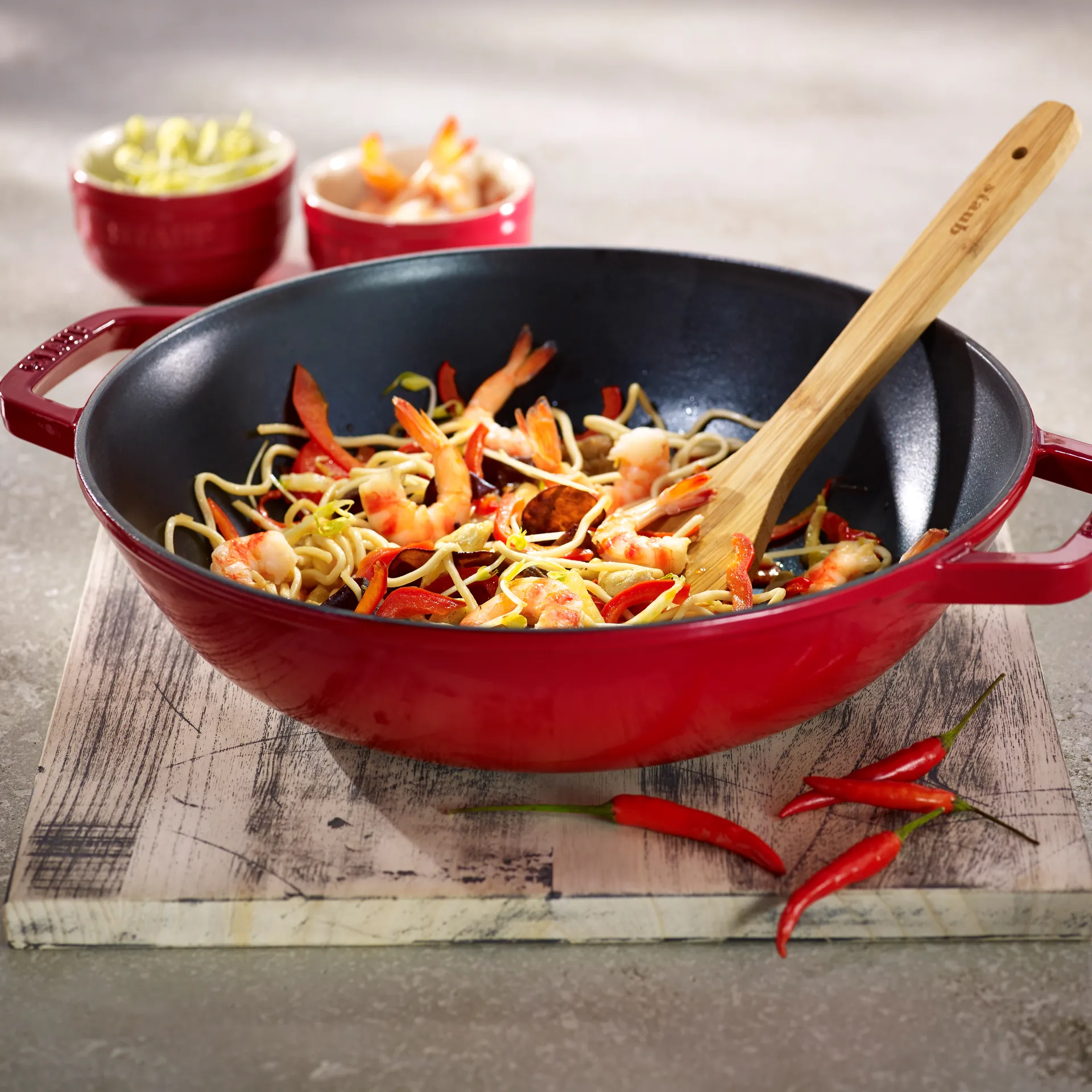 Wok con tapa de cristal Ø30 cm 4,4 L, rojo STAUB