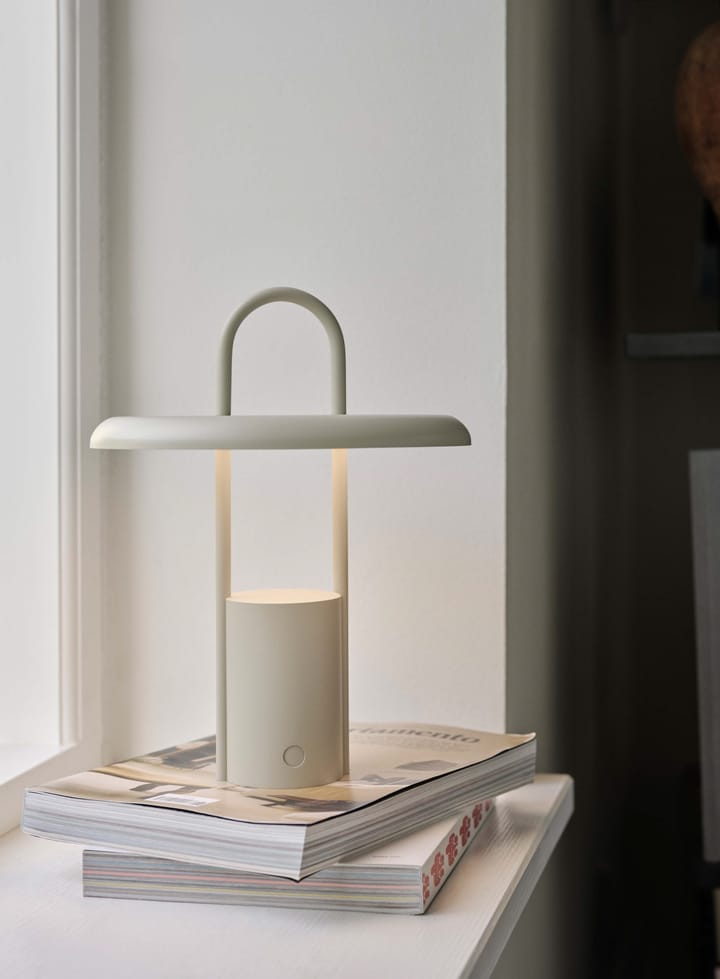 Lámpara LED portátil Pier 25 cm, arena Stelton