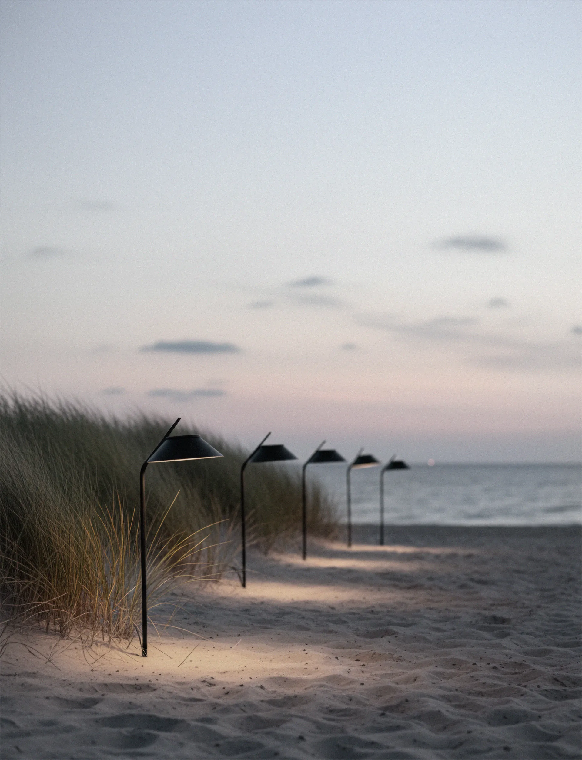 Lámpara solar de poste con soporte Vinkel, Negro Stelton
