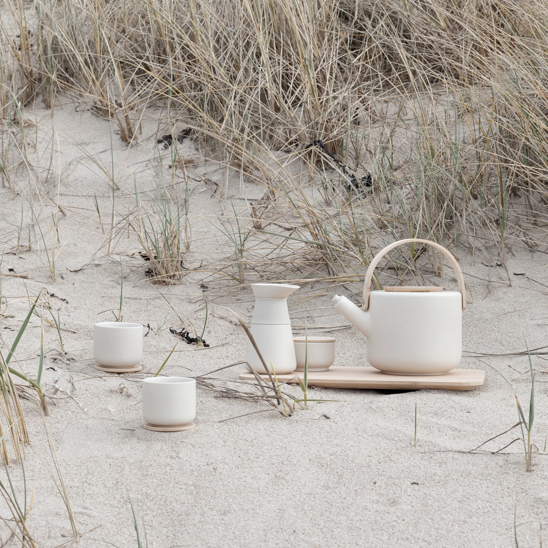 Taza con posavasos Theo, Sand Stelton