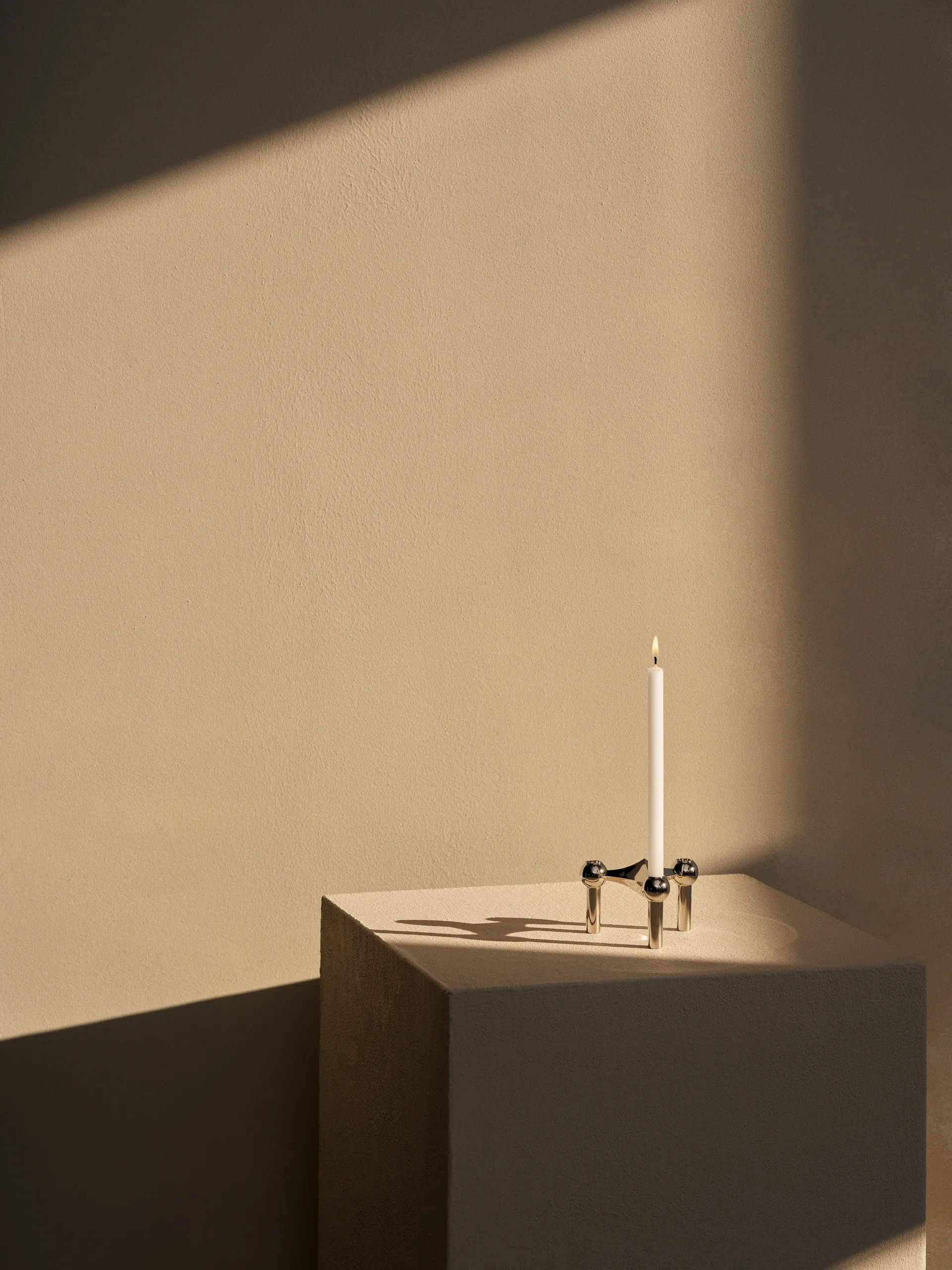 3 Candelabros STOFF Nagel + velas paquete de 12 STOFF