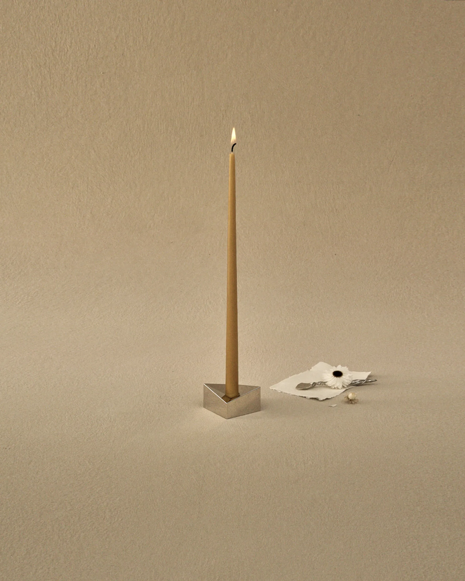 6 Velas cónicas STOFF Nagel de ester & erik, Mustard STOFF Nagel