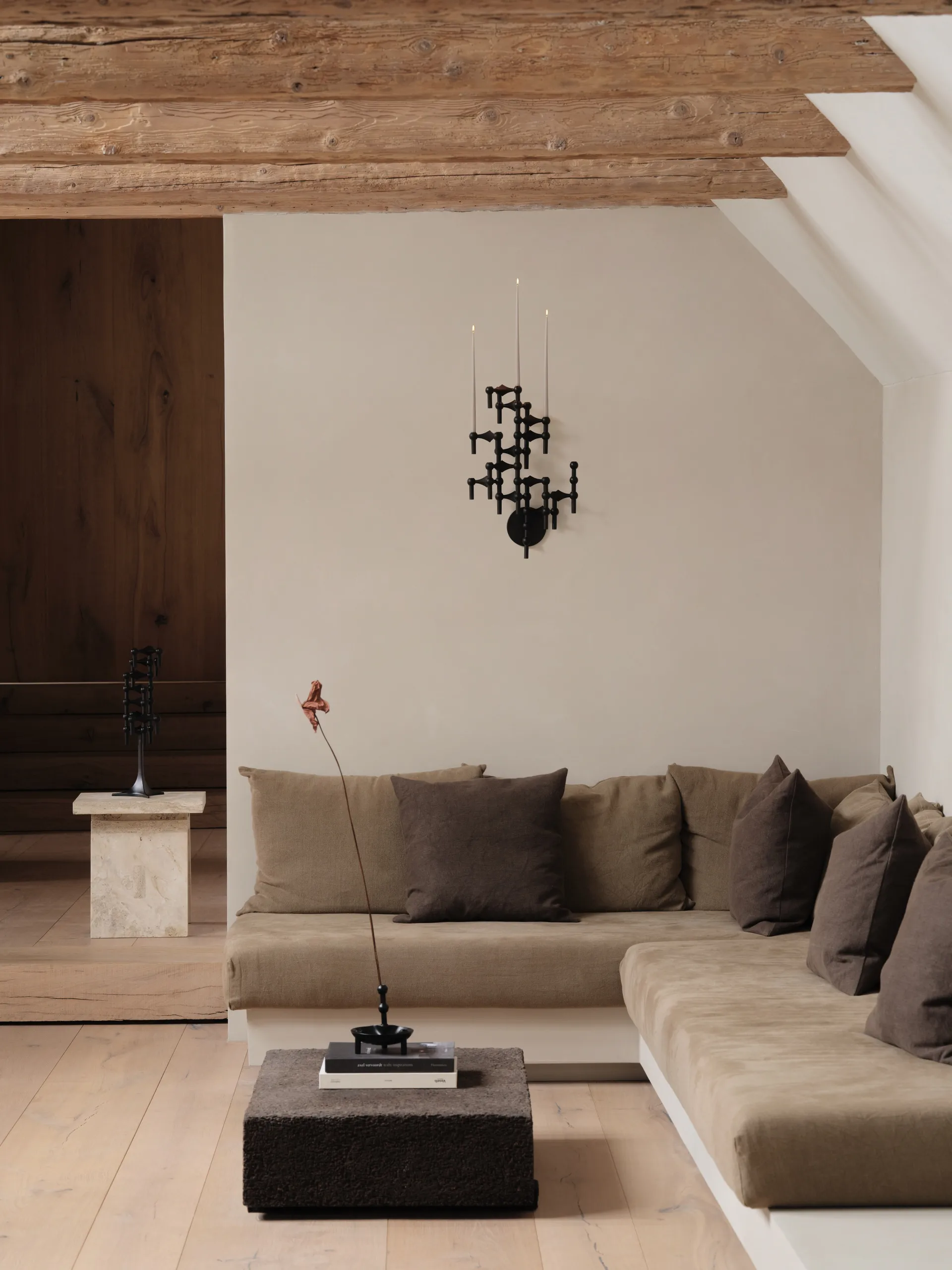 Candelabro de pared STOFF Nagel, Negro mate STOFF Nagel