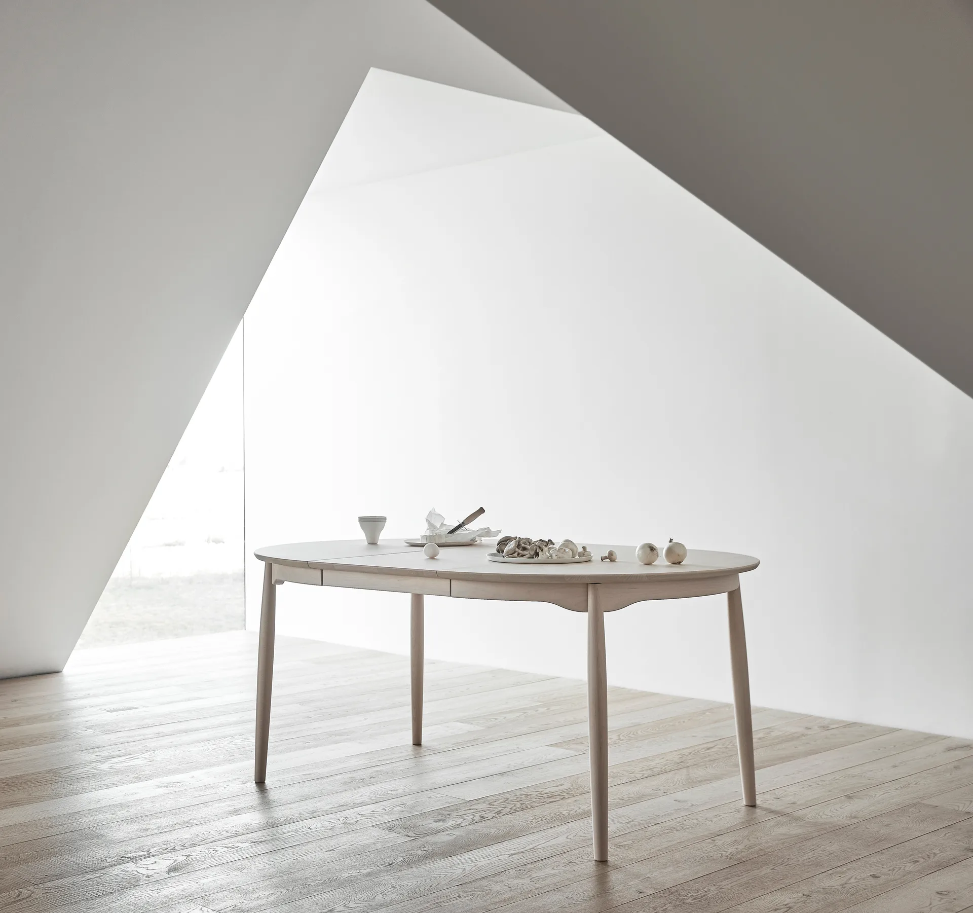 Mesa de comedor Carl extensible, Abedul con aceite blanco, Ø115 cm Stolab