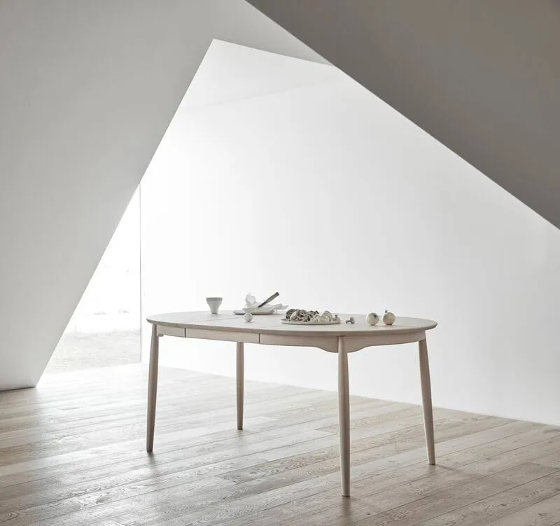 Mesa de comedor Carl extensible, Roble claro con barniz mate, Ø115 cm Stolab