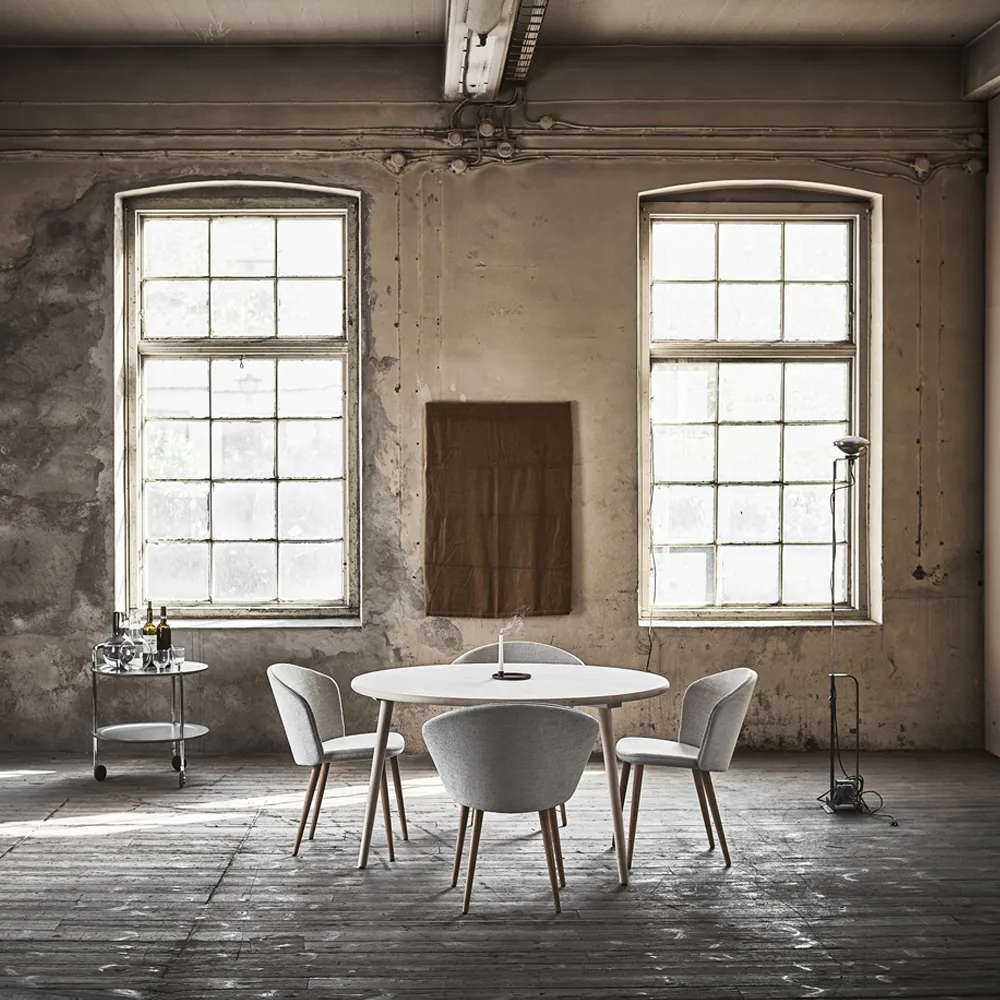 Mesa de comedor Miss Tailor redonda Ø130 cm, Abedul claro lacado mate Stolab