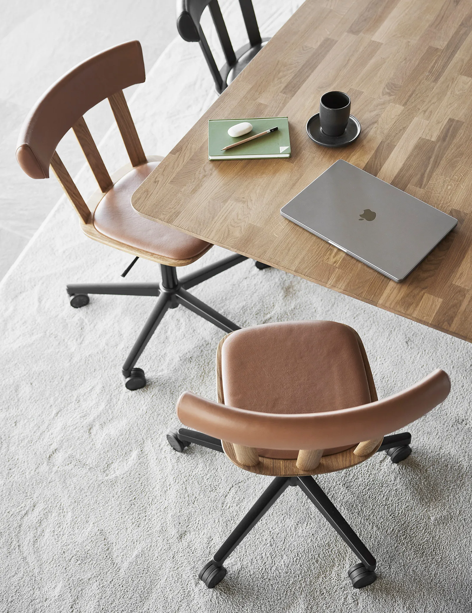 Silla Alt base giratoria con asiento tapizado roble, Elmotique 43807-aceite natural Stolab