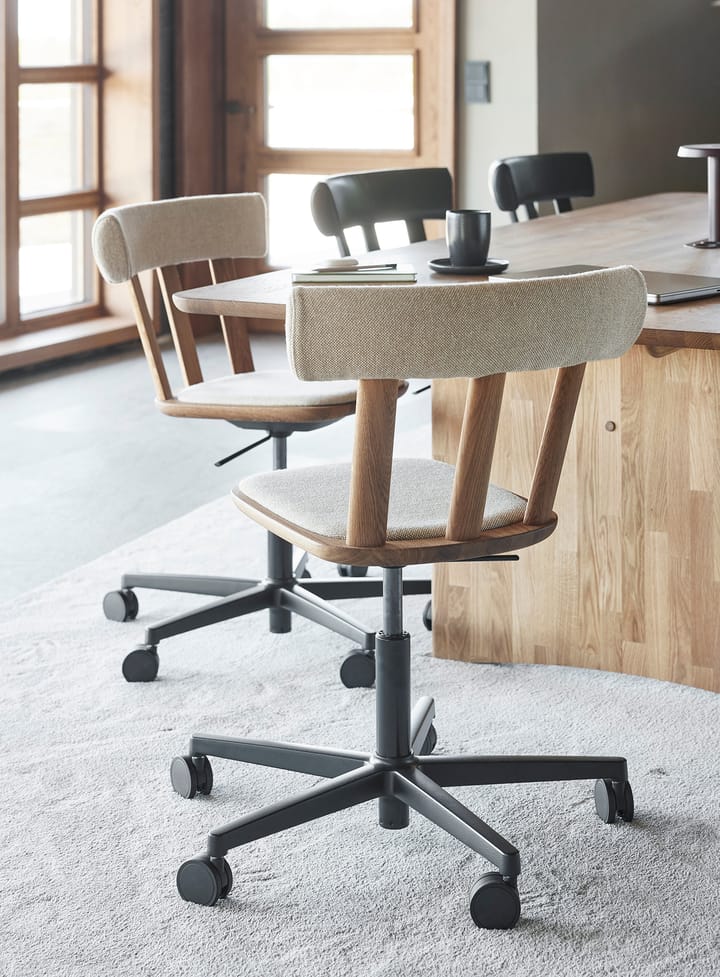 Silla Alt base giratoria con asiento tapizado roble , Hallingdal 65-220-natural aceite Stolab