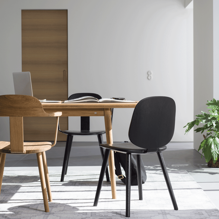 Silla con reposabrazos Sture, Roble aceite natural Stolab