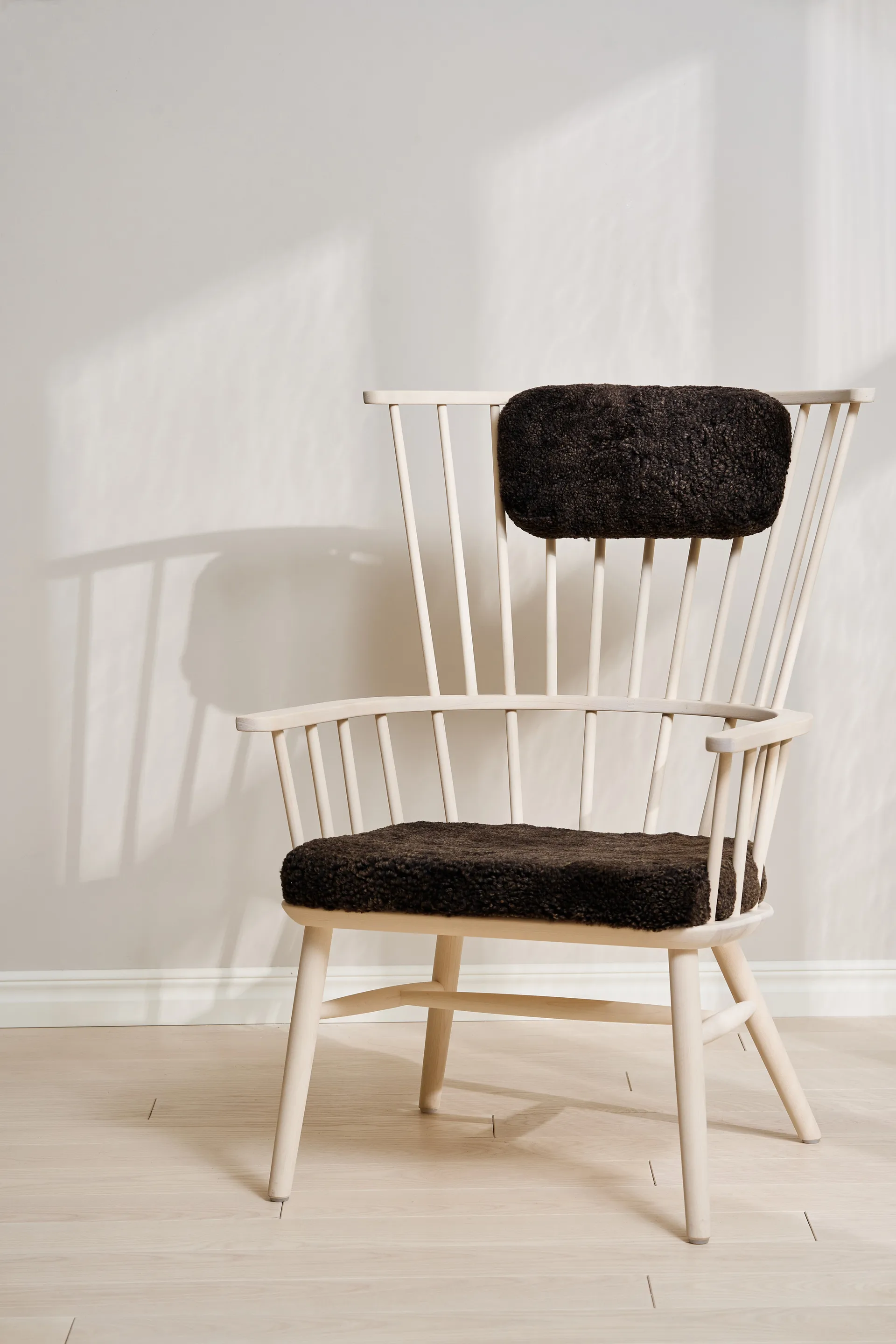 Silla Henriette con cojín de asiento y cervical Aceite blanco-Espresso Stolab