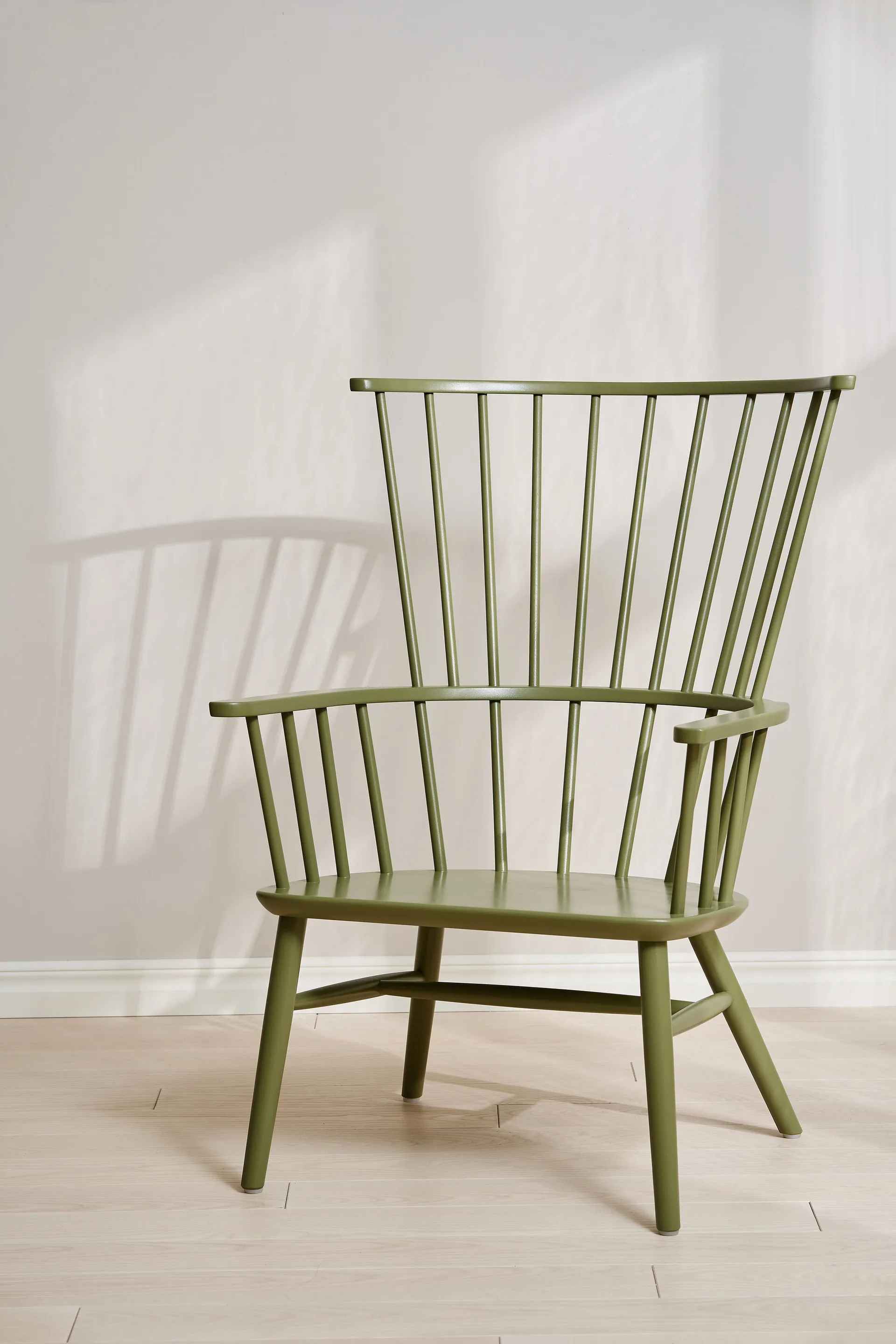 Silla Henriette con cojín de asiento y cervical Verde oliva-Espresso Stolab