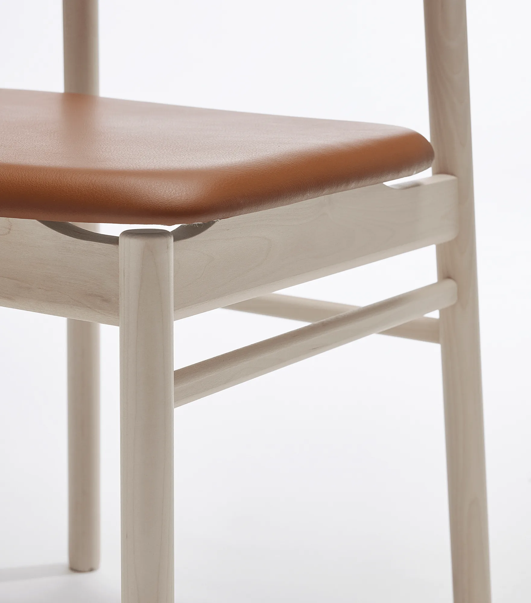 Silla Prima Vista abedul aceitado blanco, Cuero Elmosoft 43807 cognac Stolab