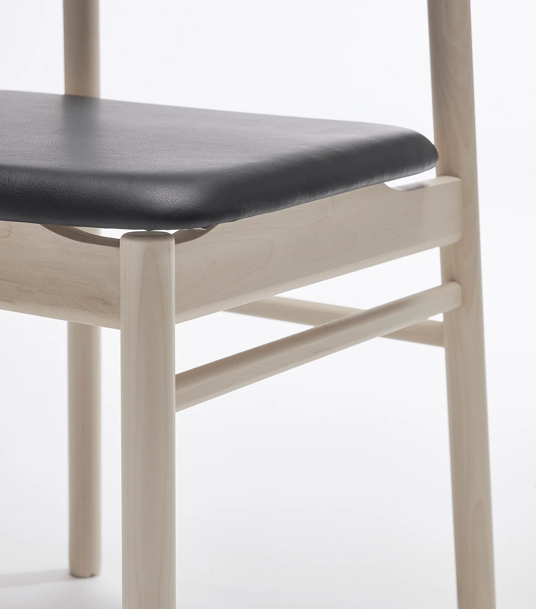 Silla Prima Vista abedul aceitado blanco, Cuero Elmosoft 99001 negro Stolab