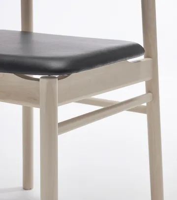 Silla Prima Vista abedul aceitado blanco - Cuero Elmosoft 99001 negro - Stolab
