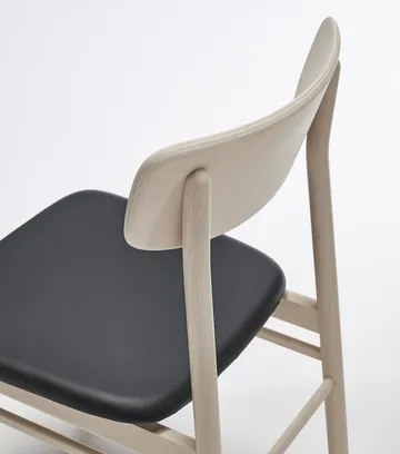Silla Prima Vista abedul aceitado blanco - Cuero Elmosoft 99001 negro - Stolab