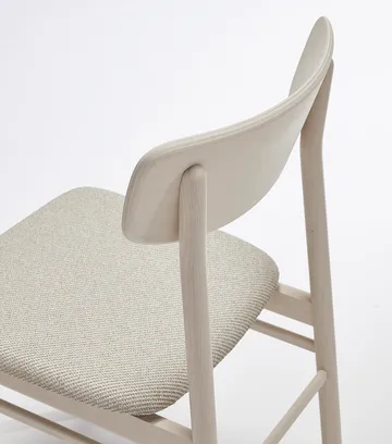 Silla Prima Vista abedul aceitado blanco - Tela Atto Driftwood V3576/01 gris - Stolab
