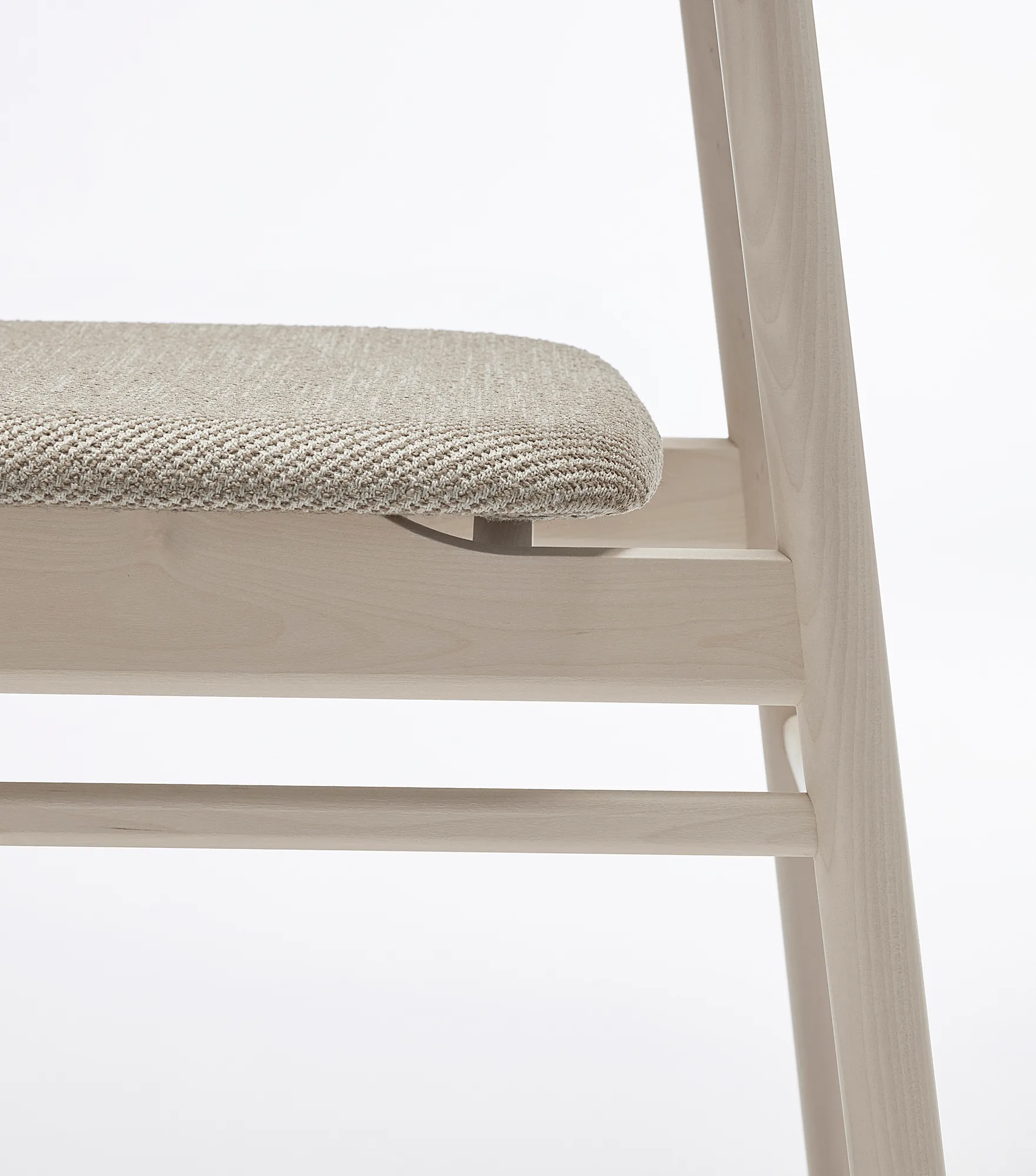 Silla Prima Vista abedul aceitado blanco, Tela Atto Driftwood V3576/01 gris Stolab