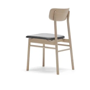 Silla Prima Vista roble aceitado blanco - Cuero Elmosoft 99001 negro - Stolab