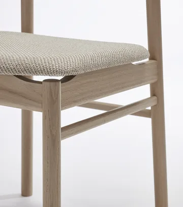 Silla Prima Vista roble aceitado blanco - Tela Atto Driftwood V3576/01 gris - Stolab