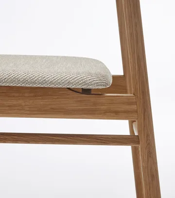 Silla Prima Vista roble aceitado - Tela Atto Driftwood V3576/01 gris - Stolab