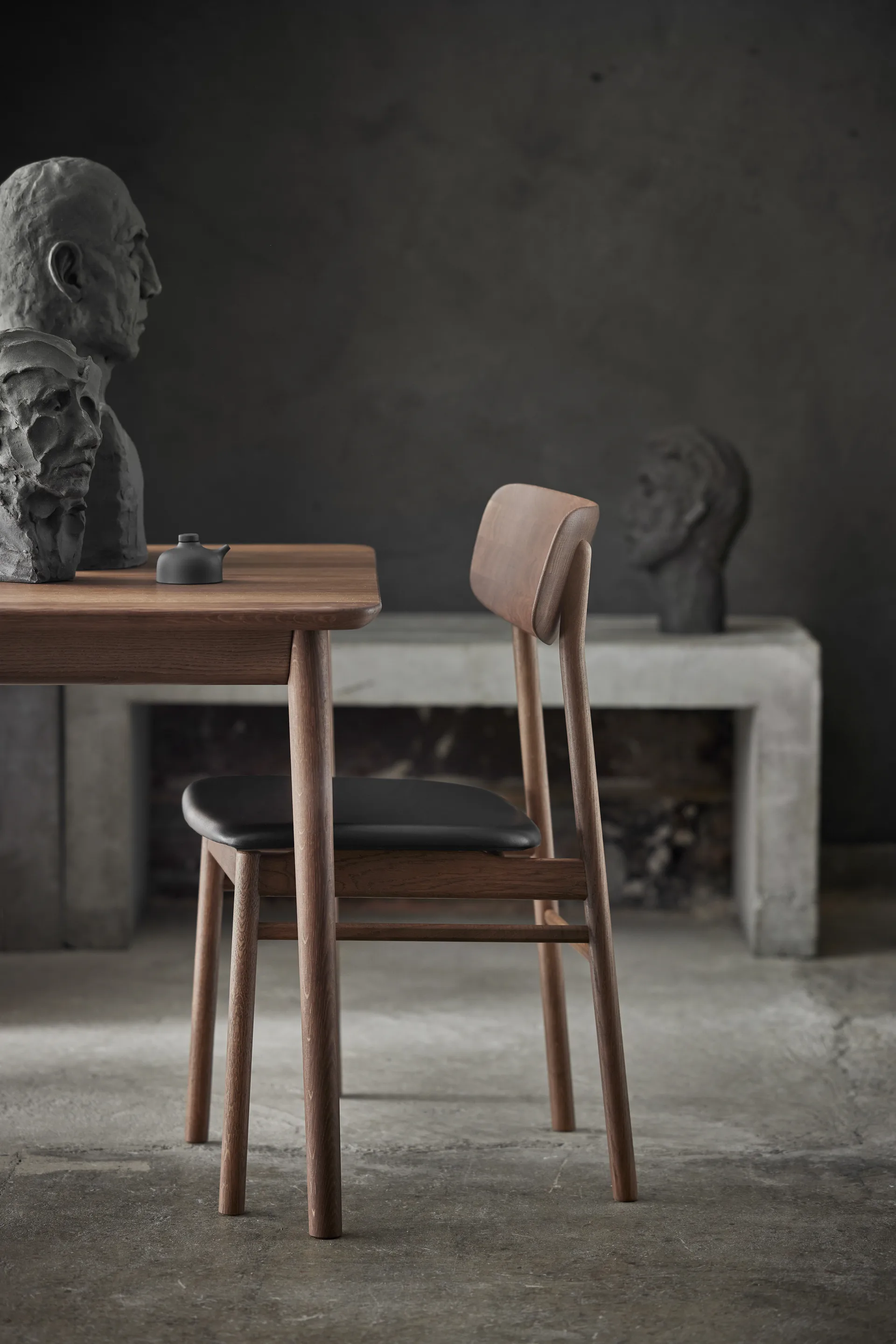 Silla Prima Vista roble, Smoked oak-black leather Stolab