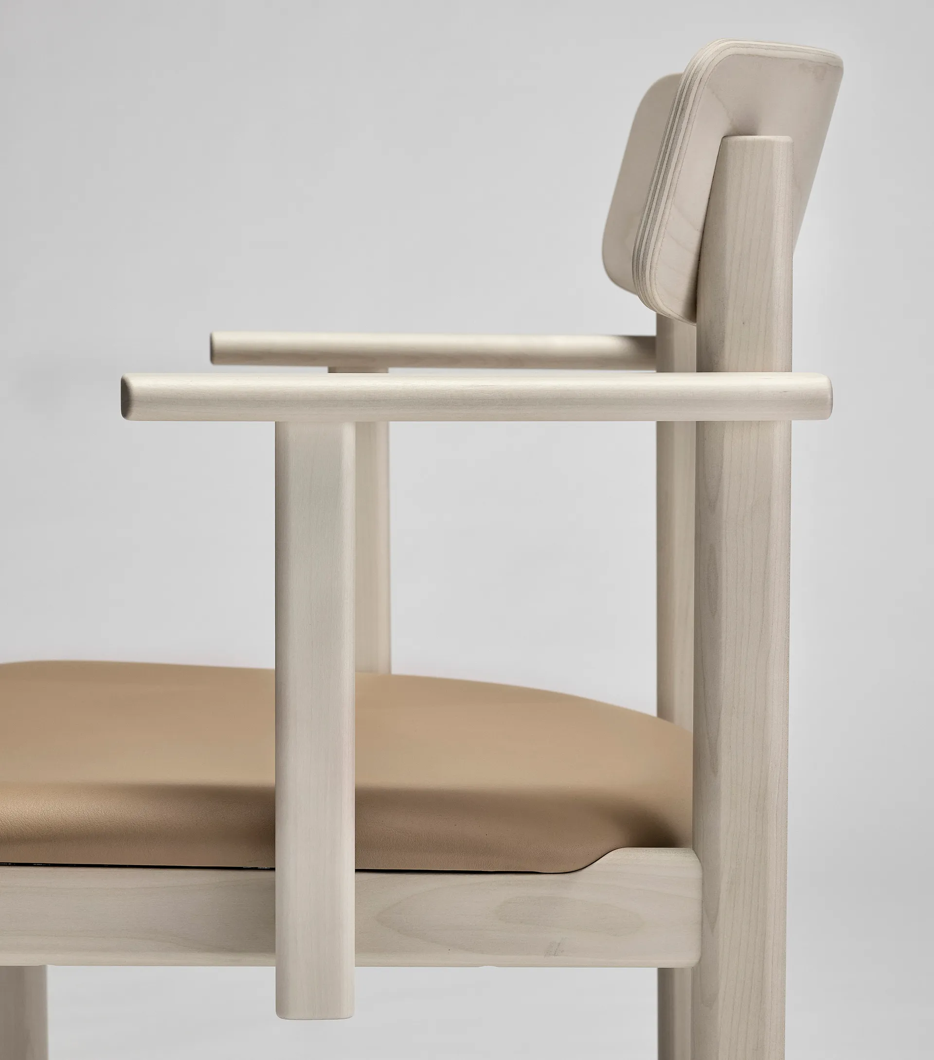 Sillón Pal, Abedul claro laca mate-Elmosoft 22030 Stolab