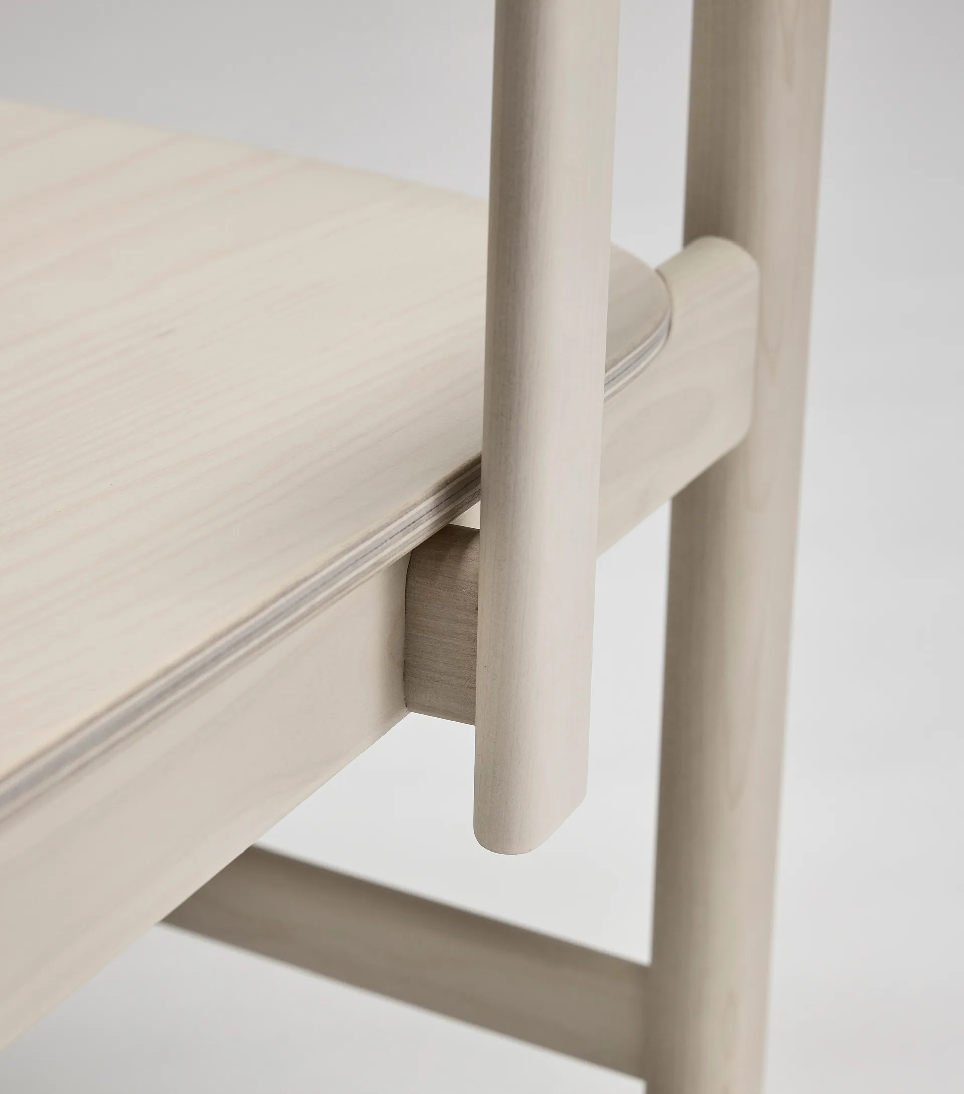 Sillón Pal, Abedul claro laca mate Stolab