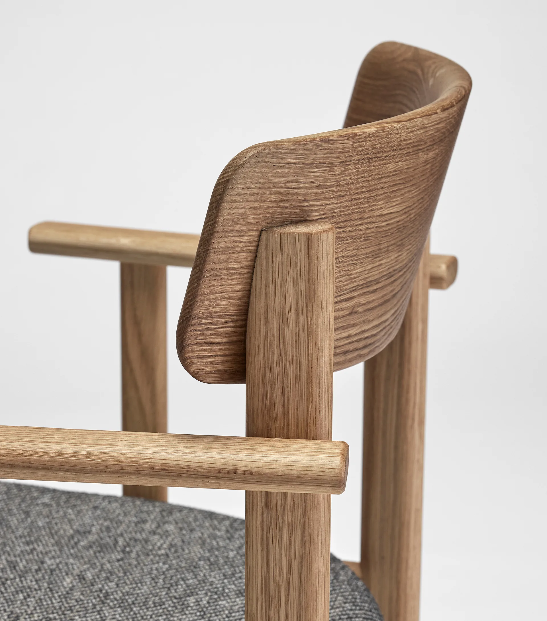 Sillón Pal, Roble natural aceitado-Tornado V3576  Stolab