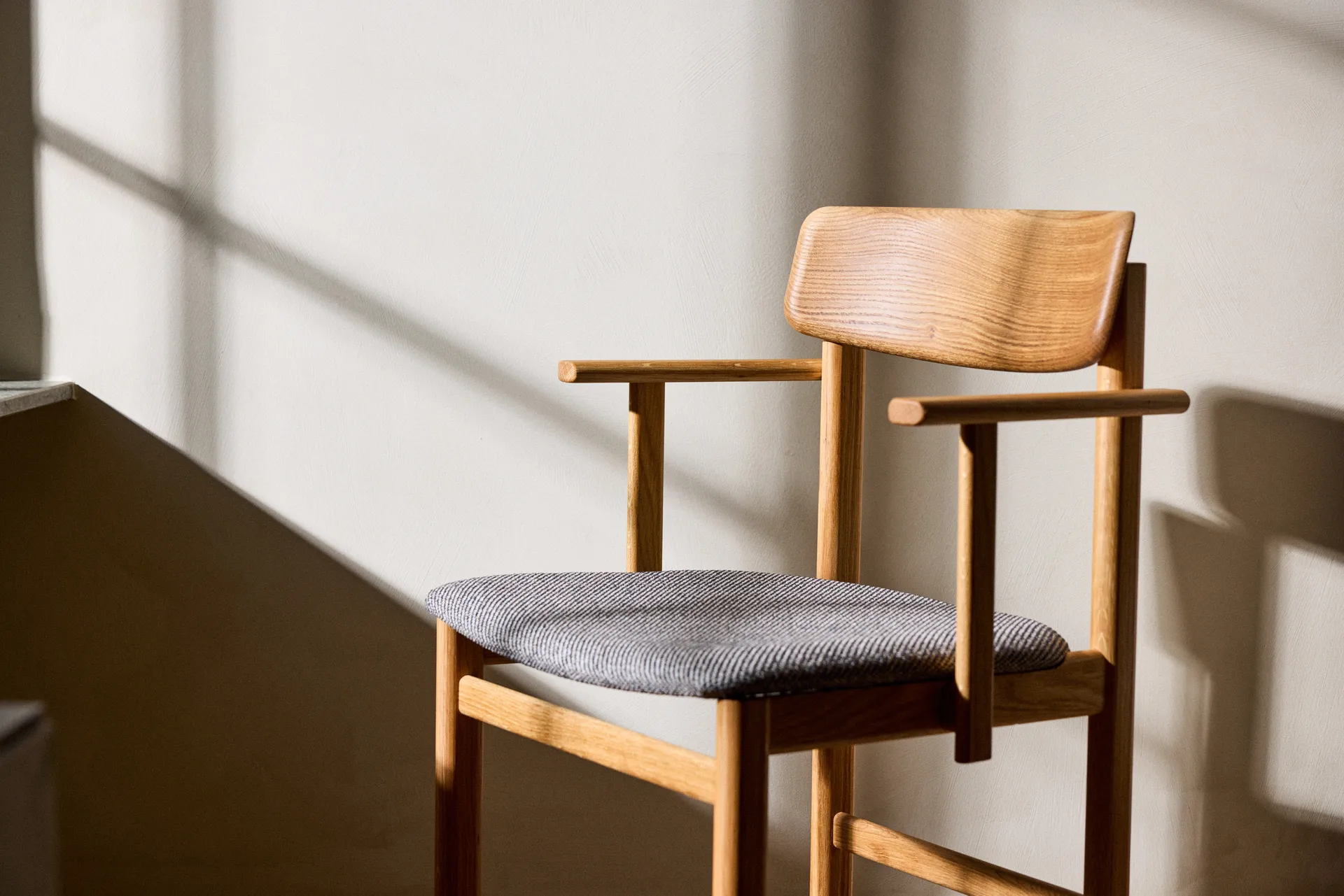 Sillón Pal, Roble natural aceitado-Tornado V3576  Stolab