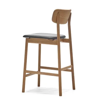 Taburete bar Prima Vista - Cuero Elmosoft negro, estructura de roble aceitado natural, 65 cm - Stolab