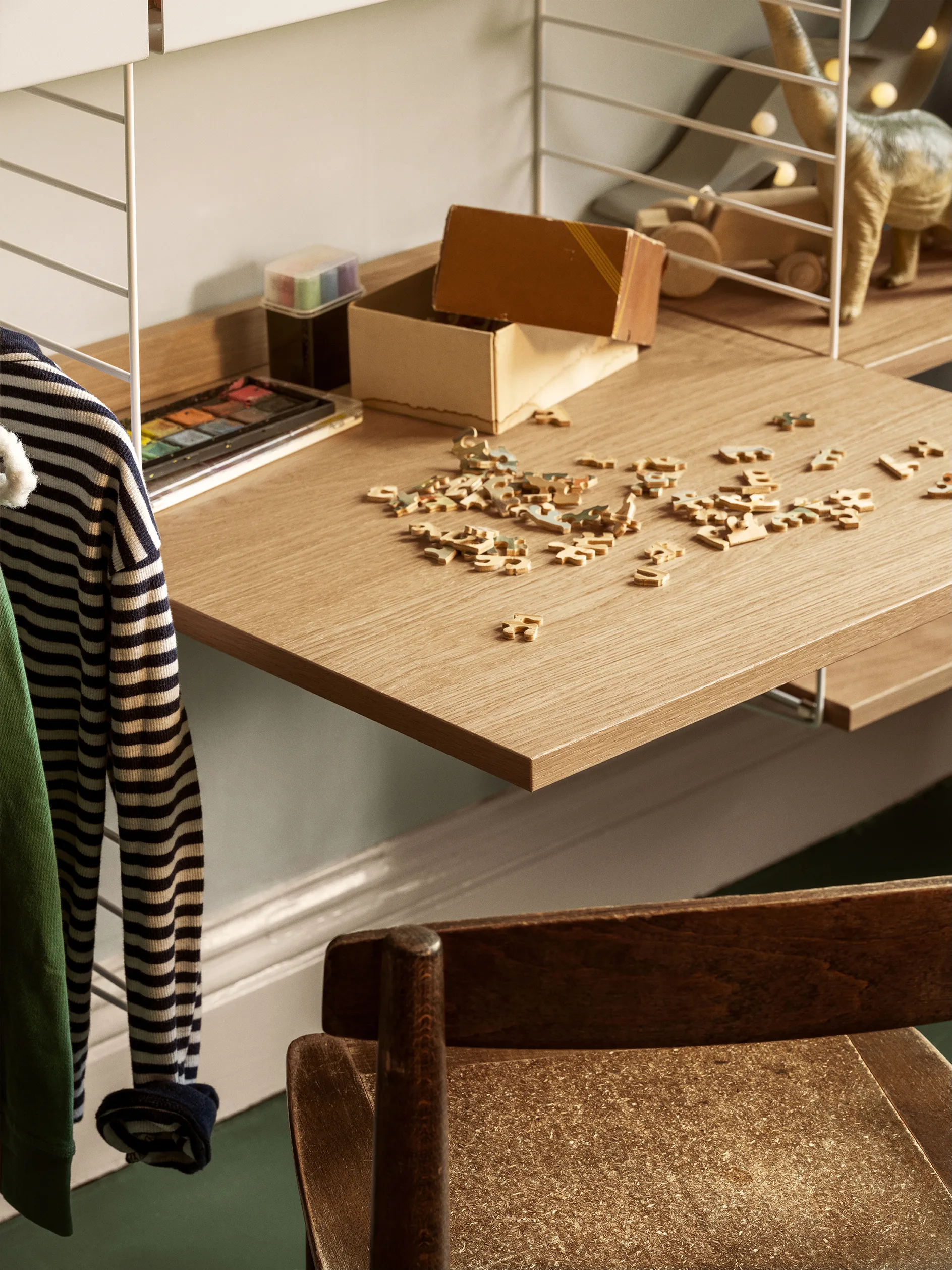 Escritorio String, Roble, 58×58 cm String