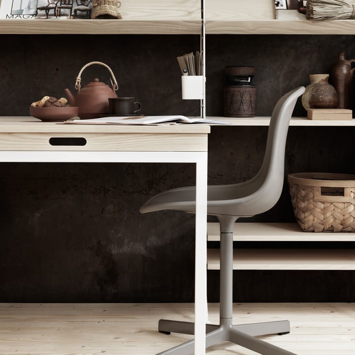 Mesa plegable String, Fresno-patas de metal blancas String