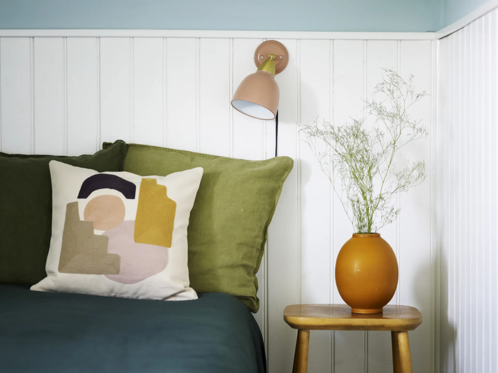 Aplique Urban, brazo corto, Rouge Superliving