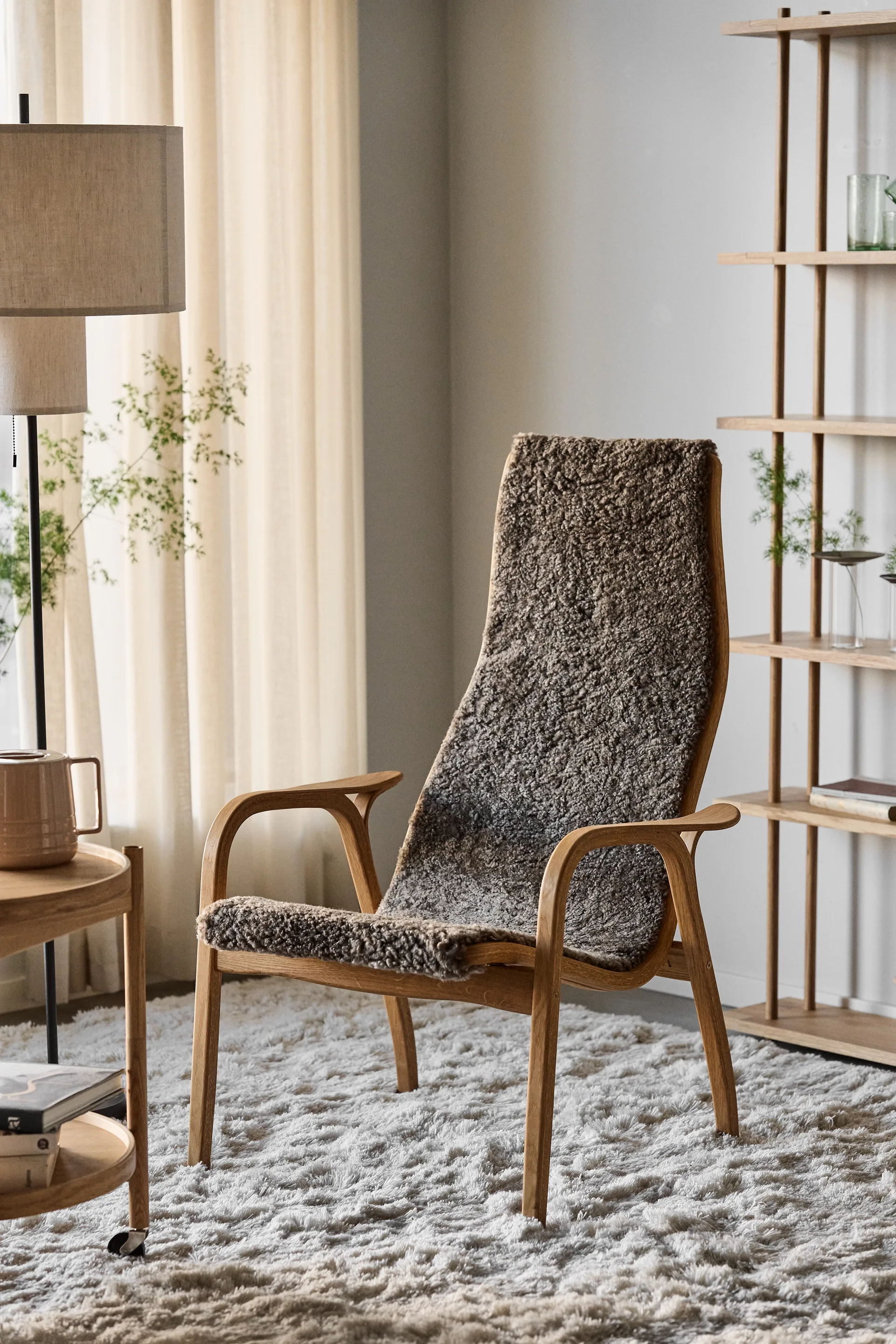 Butaca Lamino roble aceitado/piel de oveja, Sahara (marrón turrón) Swedese