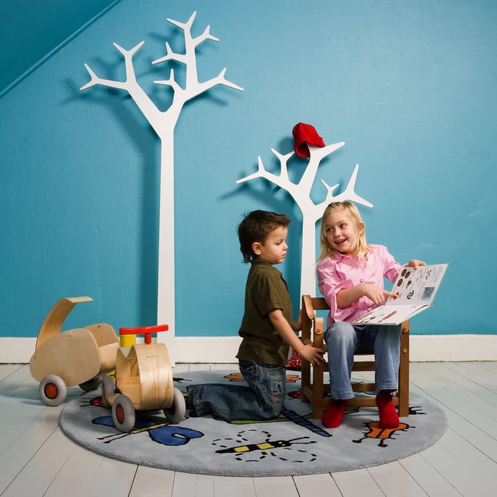Colgador de pared Tree, Roble lacado transparente Swedese