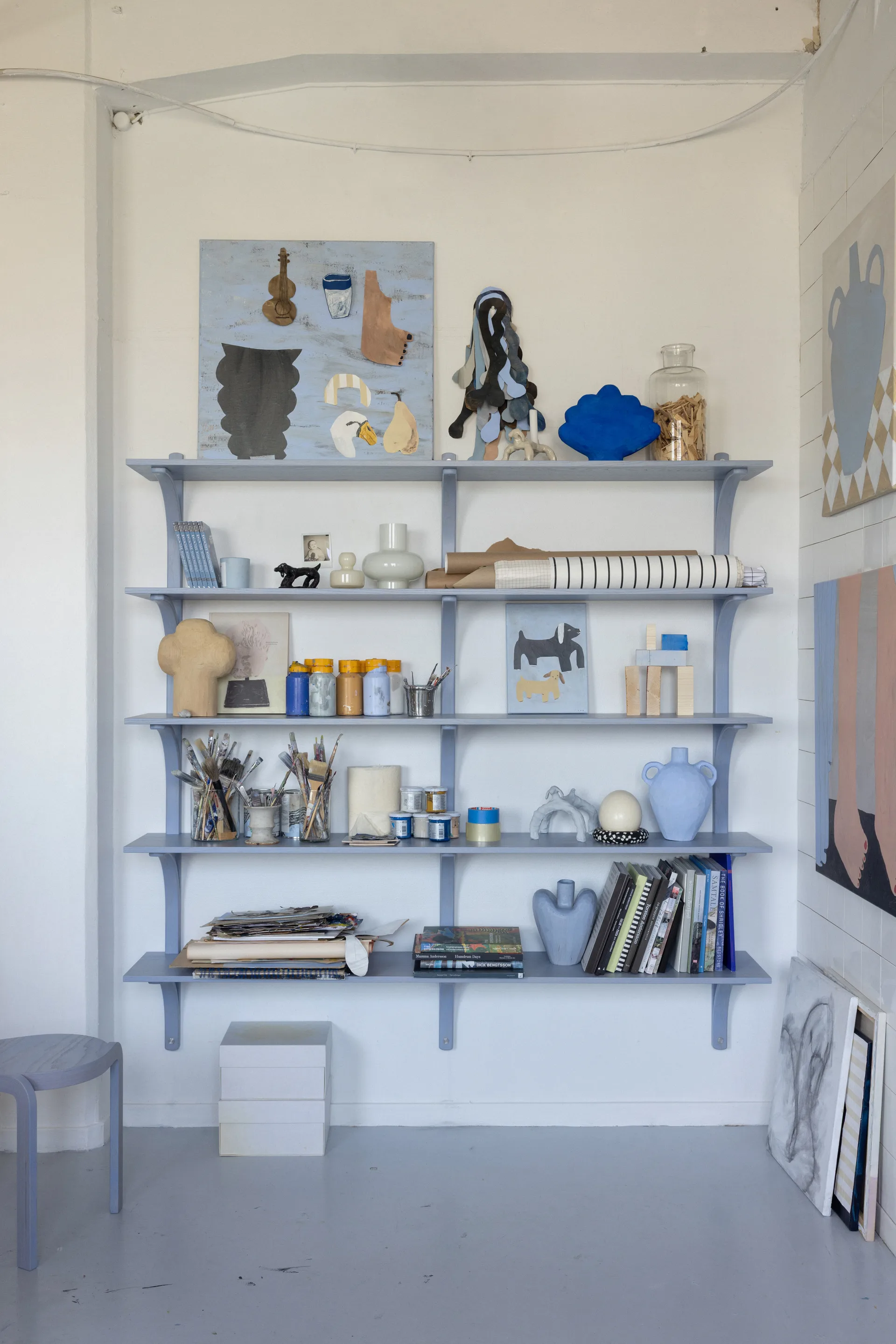 Estantería Levi, Fresno blanco-acero inoxidable, 2 estantes, 180 cm Swedese