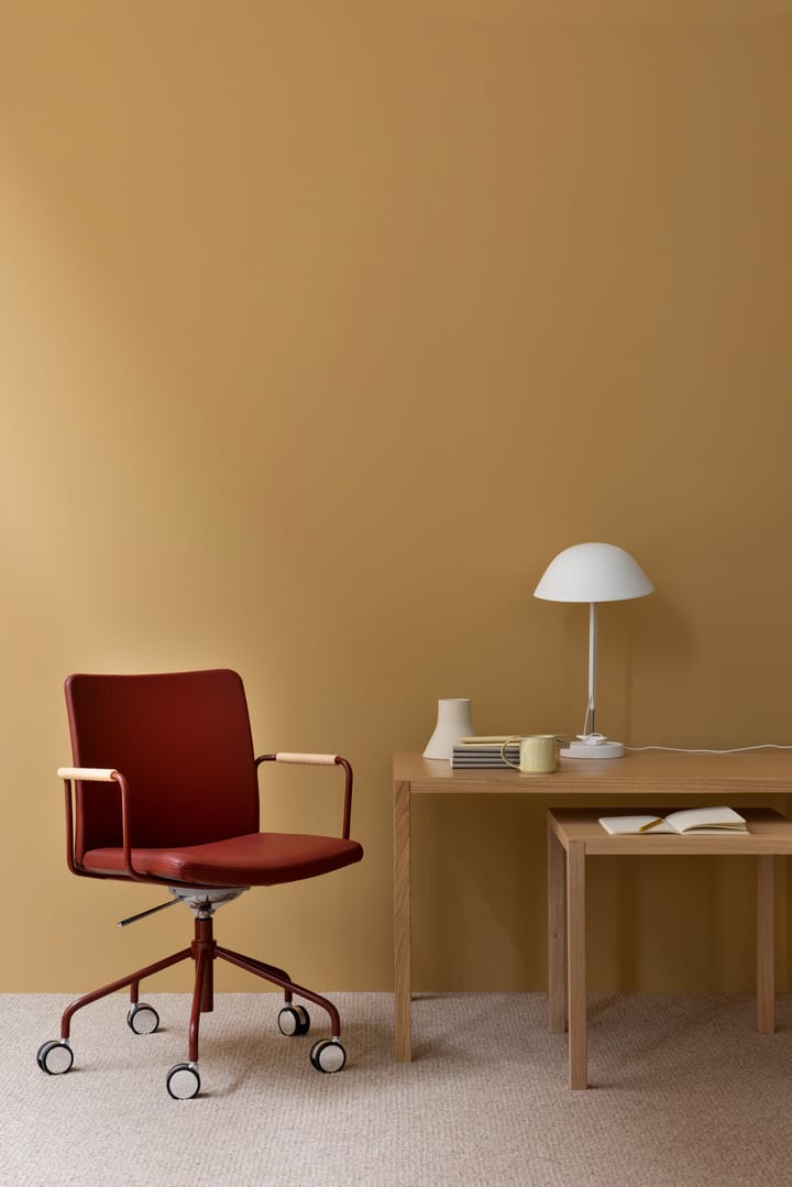 Mesa Bespoke 90x200 cm, roble lacado Swedese