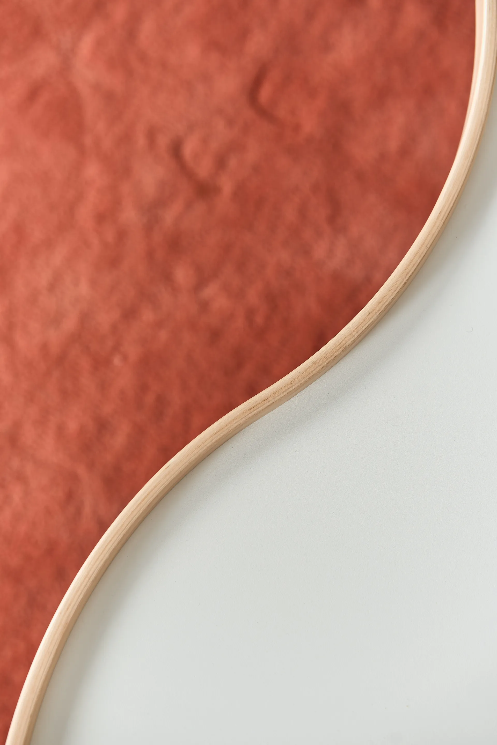 Mesa Flower 84x90 cm, H39 cm roble lacado Swedese