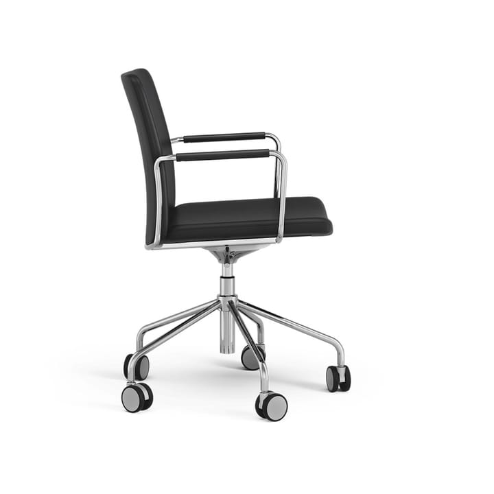 Silla de oficina elevable/bajable sin basculación Stella, Cuero elmosoft 99999 negro, base de cromo, respaldo flexible Swedese