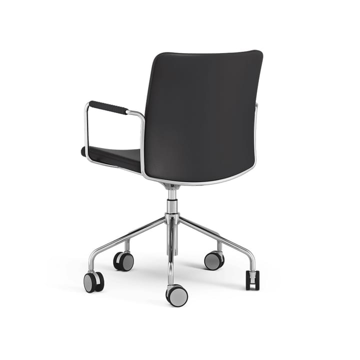 Silla de oficina elevable/bajable sin basculación Stella, Cuero elmosoft 99999 negro, base de cromo, reposabrazos forrado en cuero, respaldo flexible Swedese