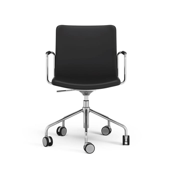 Silla de oficina elevable/bajable sin basculación Stella, Cuero elmosoft 99999 negro, base de cromo, reposabrazos forrado en cuero, respaldo flexible Swedese