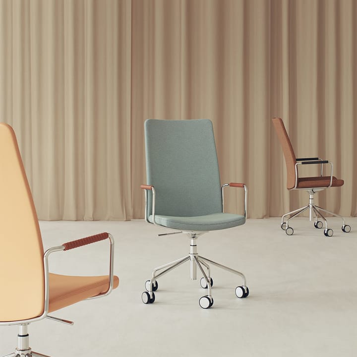Silla de oficina Stella alta elevable/bajable sin basculación, Cuero elmosoft 54035 konjak, cromo, altura del asiento regulable Swedese