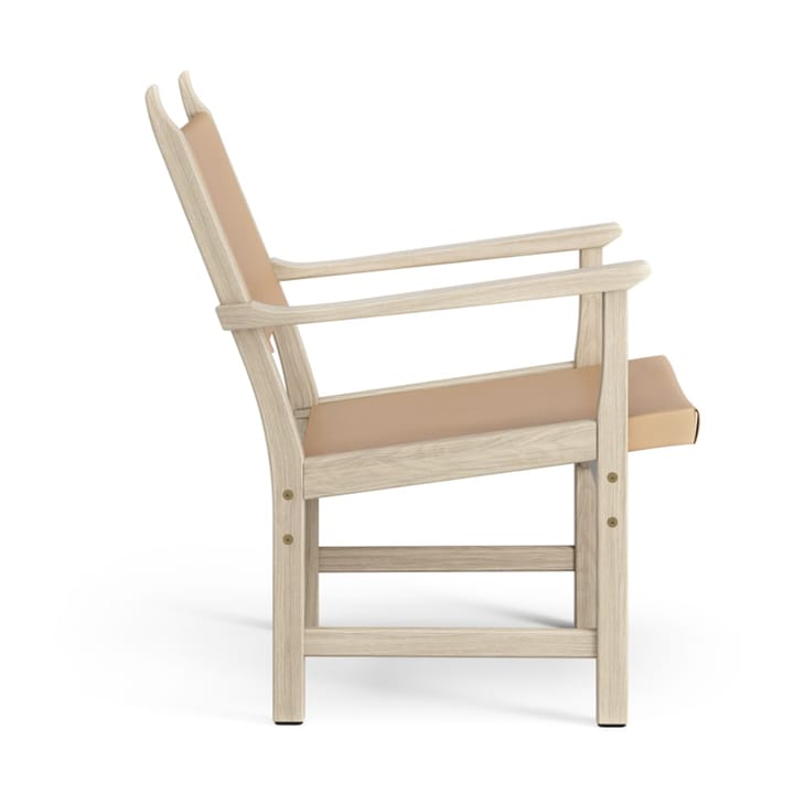 Sillón Caryngo, Roble pigmentado blanco-cuero natural Swedese