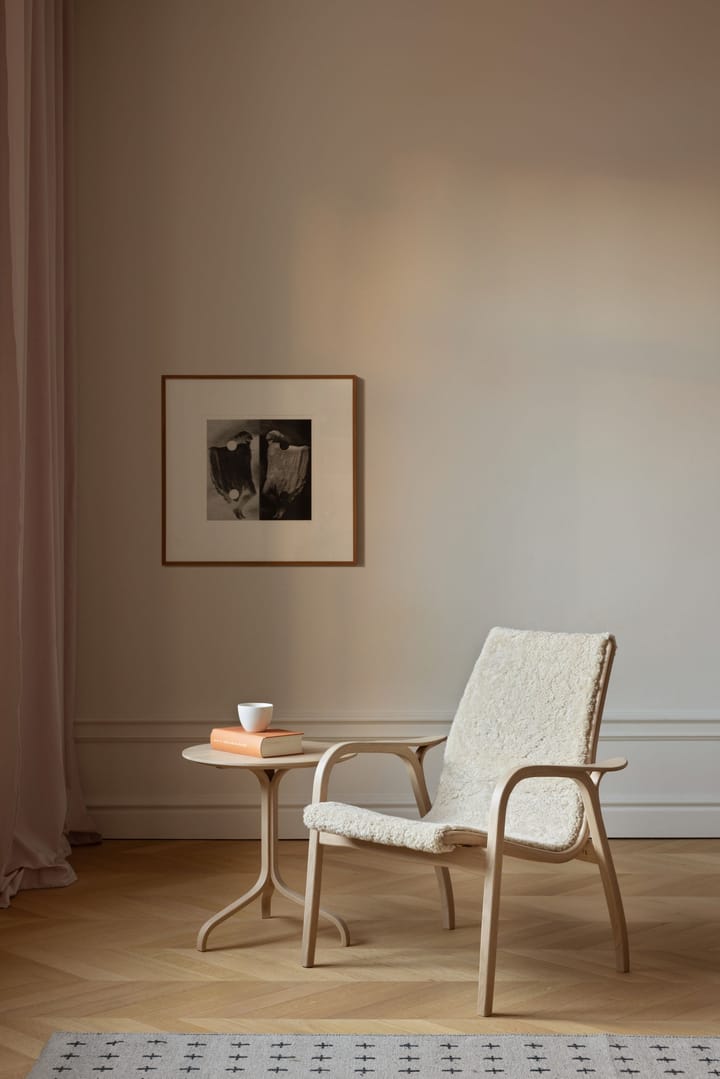 Sillón Laminett roble pigmentado blanco/piel de oveja, Scandinavian Grey (gris) Swedese