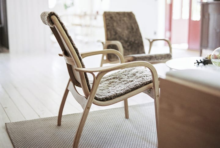 Sillón Laminett roble pigmentado blanco/piel de oveja, Scandinavian Grey (gris) Swedese