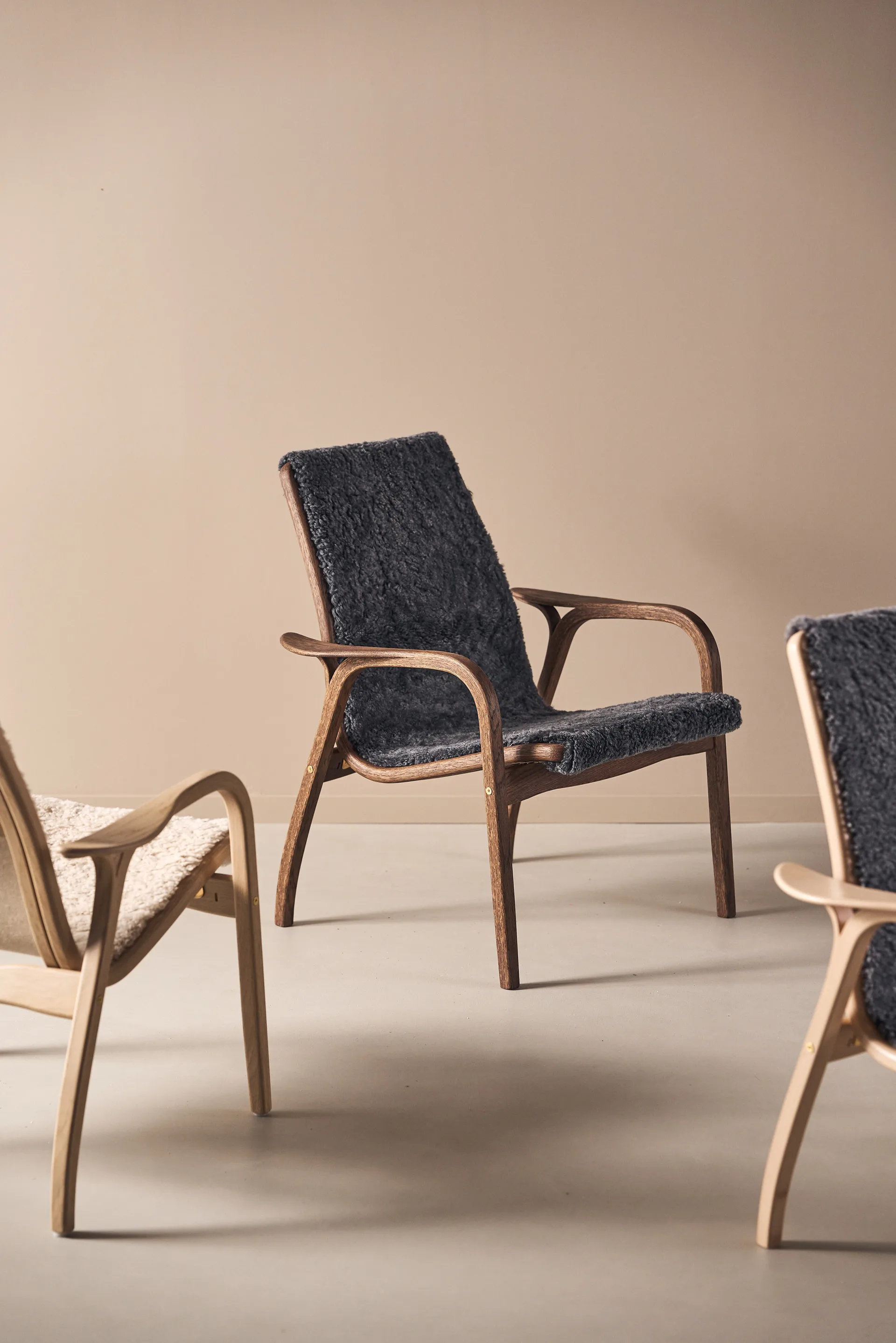 Sillón Laminett roble/piel de oveja Special Edition, Rubio Monocoat Chocolate-Charcoal Swedese